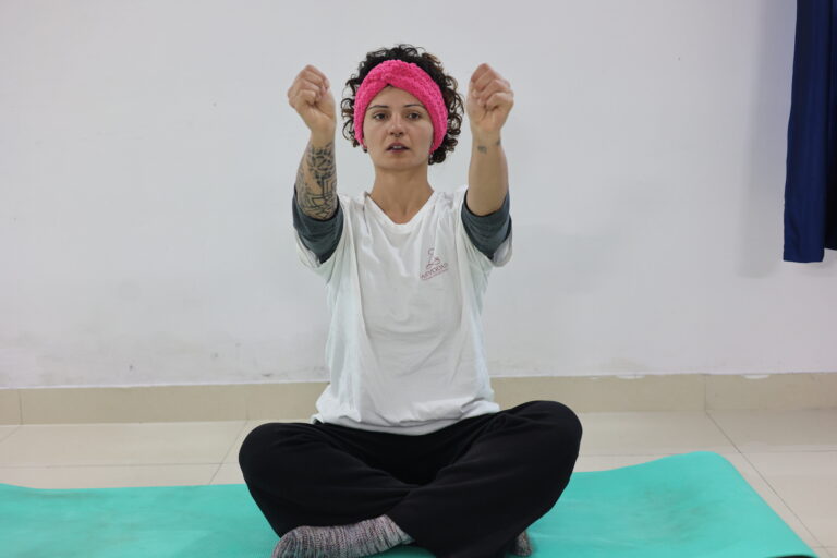 Foreign Yoga trainer at aarogya sewa samiti