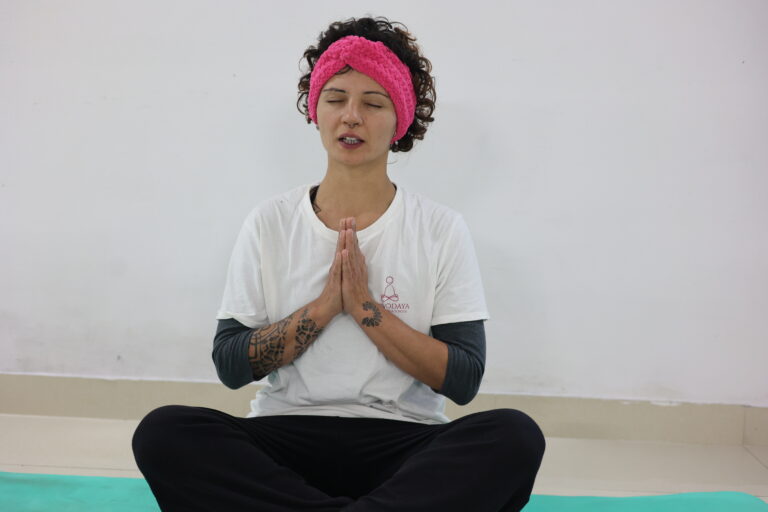 Foreign Yoga trainer at aarogya sewa samiti1